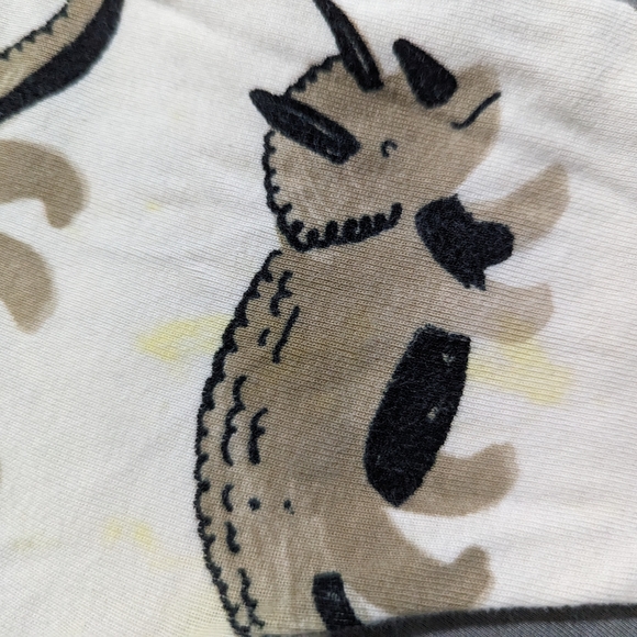 Carter's 18m Dinosaur/Animal Bundle (footy pjs/footless pj and outfit) - Picture 13 of 13
